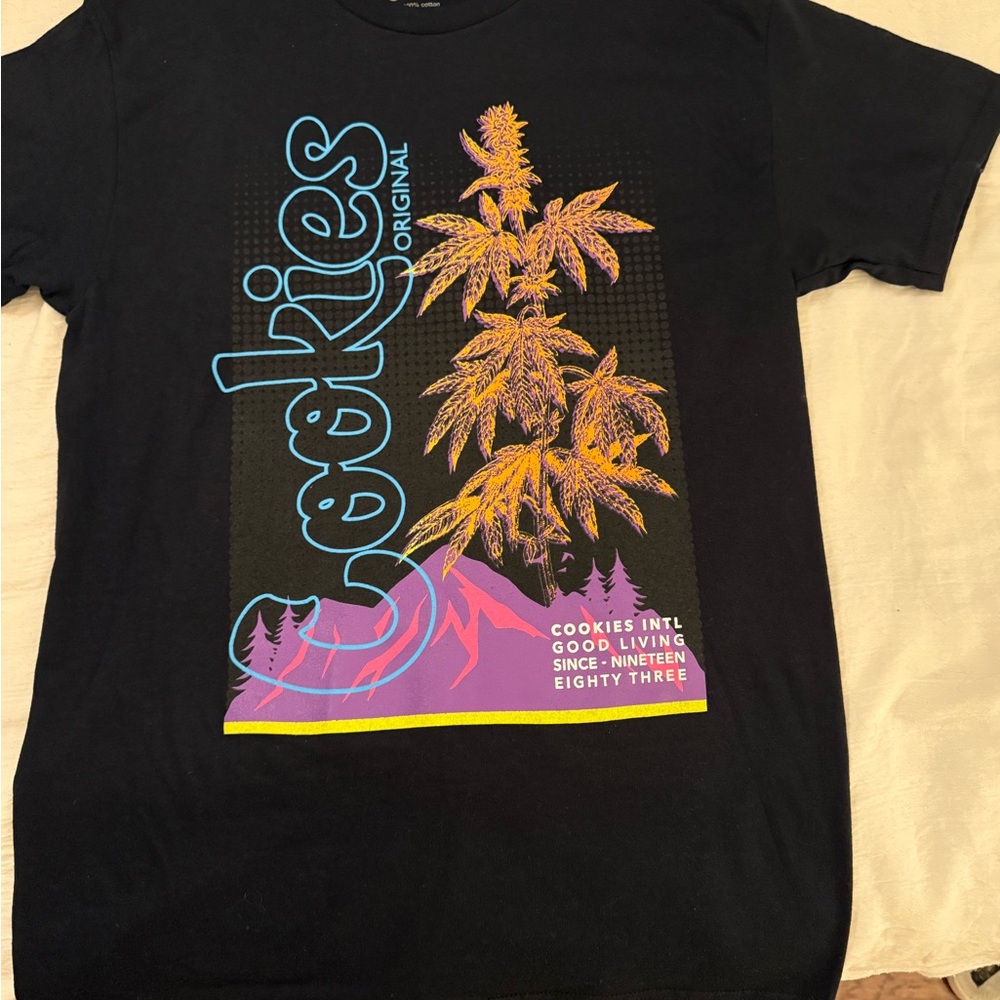Black and Yellow Short Sleeve Tee with Bold Graphic